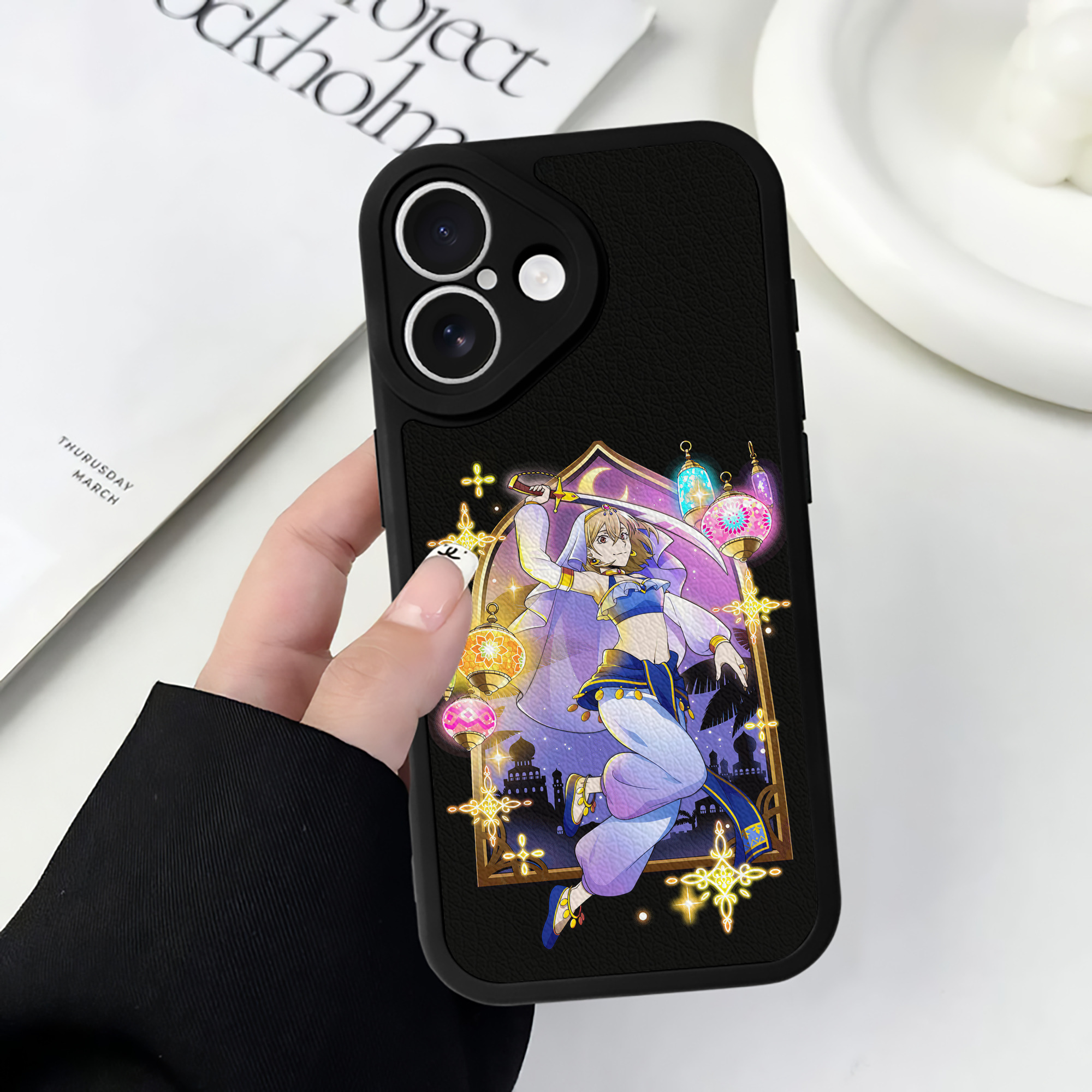 （画像用） 文豪ストレイドッグス Bungo Stray Dogs 【iPhone 16シリーズ対応】シリコンスマホケース（レザー調） 材質：シリコン